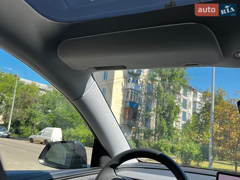 Внедорожник / Кроссовер Tesla Model Y 2025 в Киеве