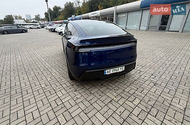 Внедорожник / Кроссовер Tesla Model Y 2025 в Днепре