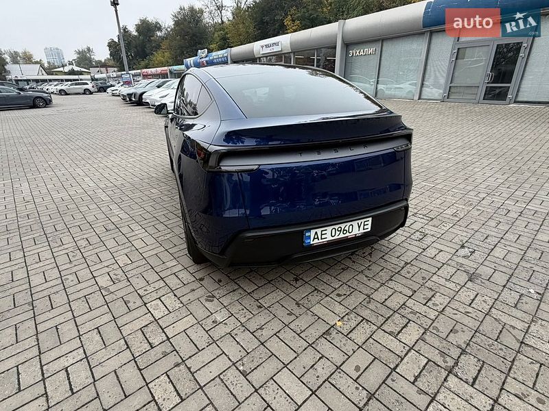 Внедорожник / Кроссовер Tesla Model Y 2025 в Днепре