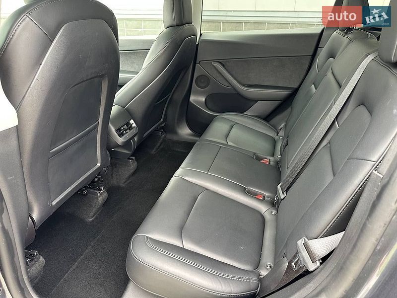 Внедорожник / Кроссовер Tesla Model Y 2022 в Ровно