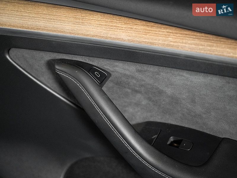 Внедорожник / Кроссовер Tesla Model Y 2023 в Одессе