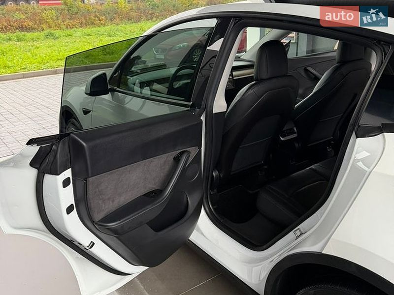 Позашляховик / Кросовер Tesla Model Y 2020 в Львові