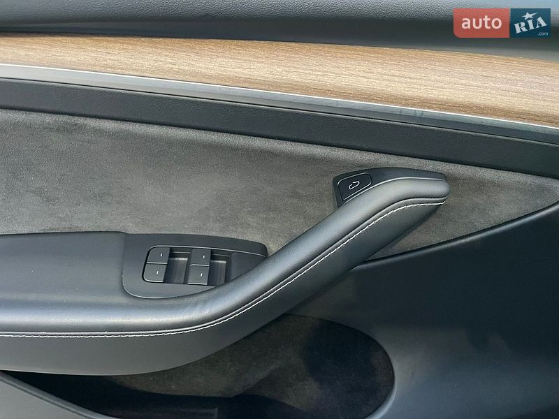 Внедорожник / Кроссовер Tesla Model Y 2023 в Кременчуге