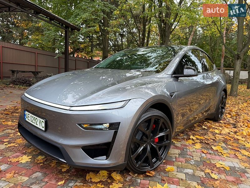 Позашляховик / Кросовер Tesla Model Y 2026 в Дніпрі