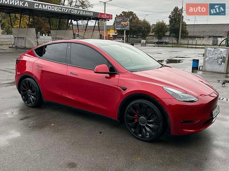 Позашляховик / Кросовер Tesla Model Y 2023 в Чернігові