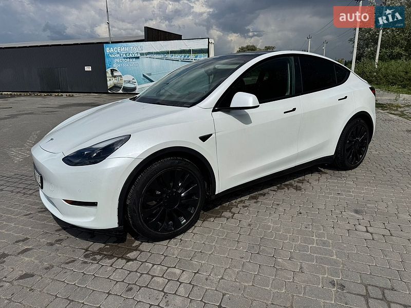 Позашляховик / Кросовер Tesla Model Y 2021 в Львові