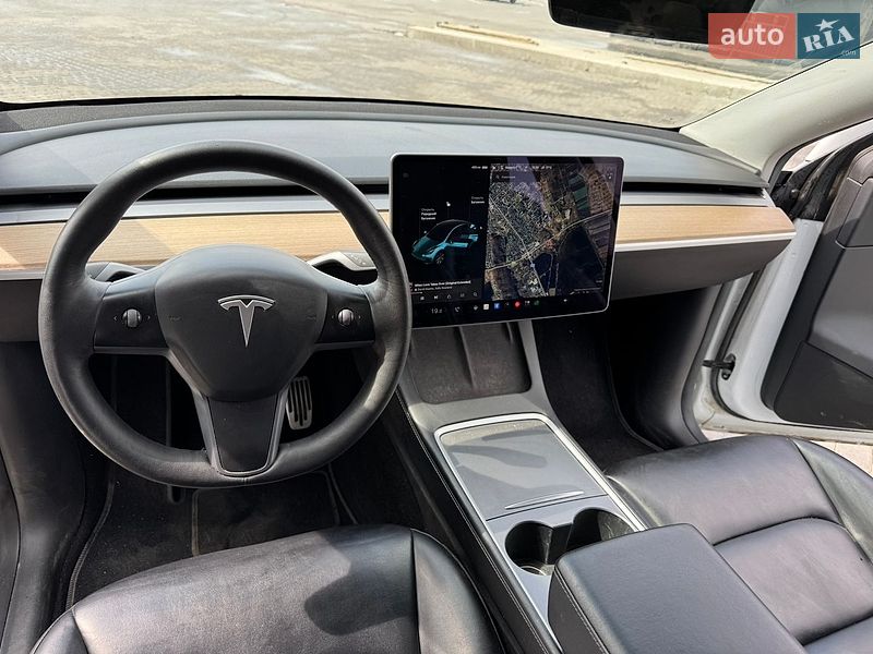 Позашляховик / Кросовер Tesla Model Y 2021 в Львові
