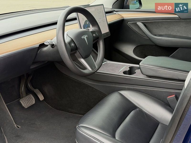 Внедорожник / Кроссовер Tesla Model Y 2021 в Киеве