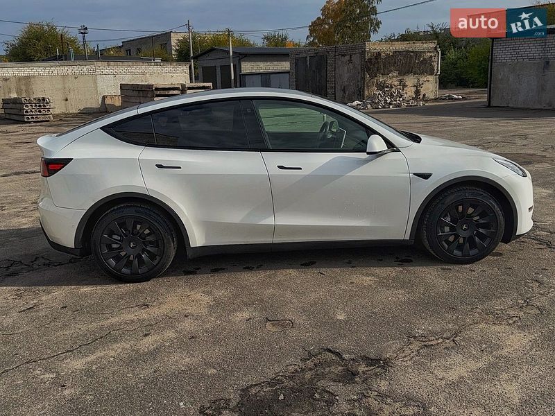 Внедорожник / Кроссовер Tesla Model Y 2022 в Кременчуге