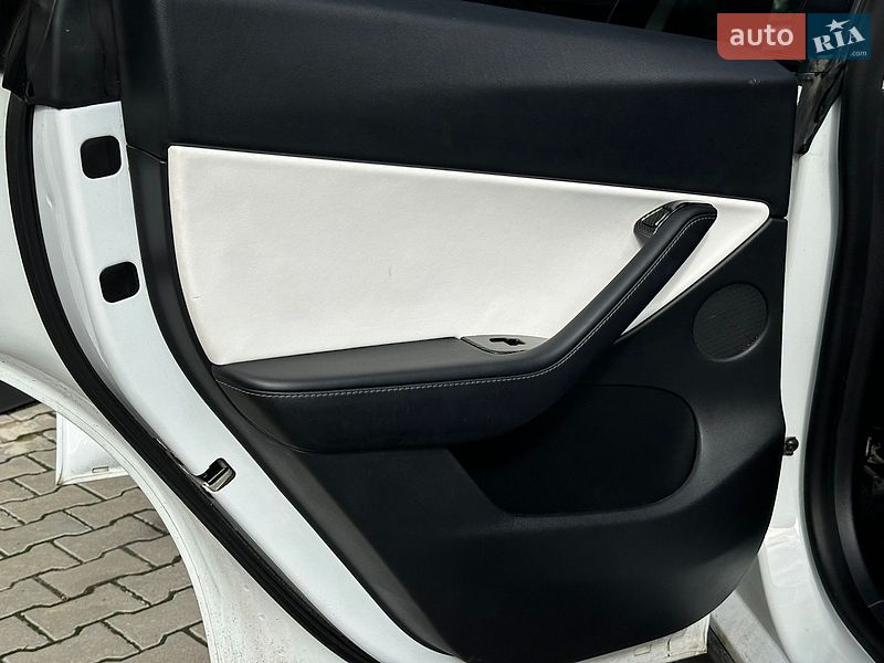 Внедорожник / Кроссовер Tesla Model Y 2020 в Одессе