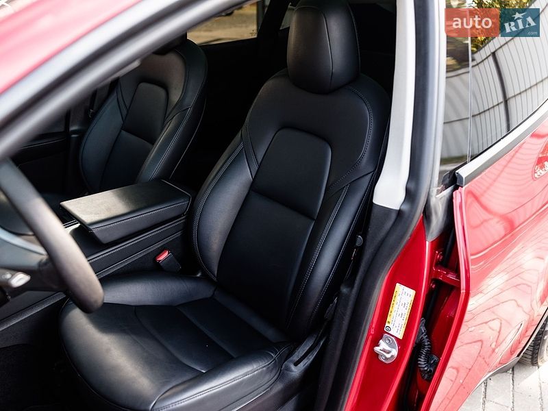 Внедорожник / Кроссовер Tesla Model Y 2023 в Луцке