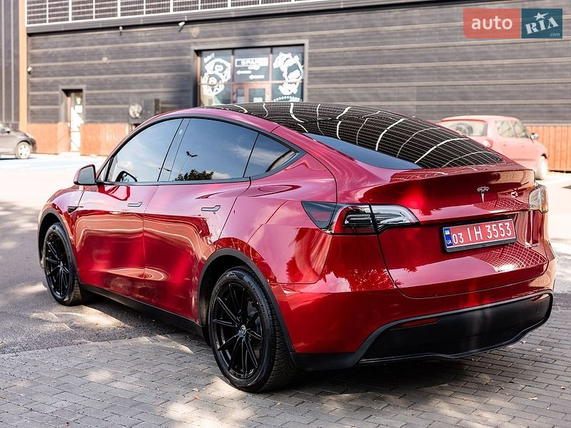 Внедорожник / Кроссовер Tesla Model Y 2023 в Луцке