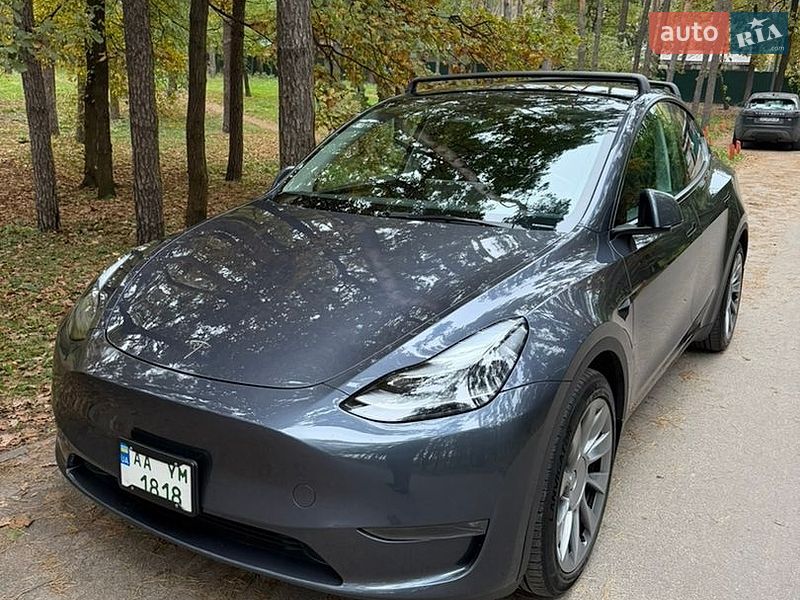 Внедорожник / Кроссовер Tesla Model Y 2023 в Киеве