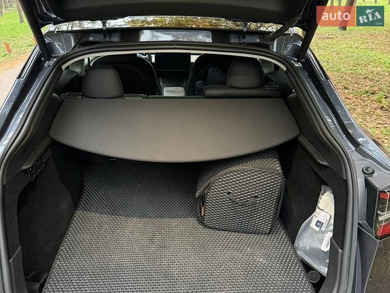 Внедорожник / Кроссовер Tesla Model Y 2023 в Киеве
