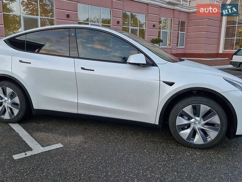 Внедорожник / Кроссовер Tesla Model Y 2021 в Одессе