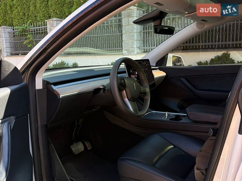 Позашляховик / Кросовер Tesla Model Y 2021 в Івано-Франківську фото 14 Позашляховик / Кросовер Tesla Model Y 2021 в Івано-Франківську