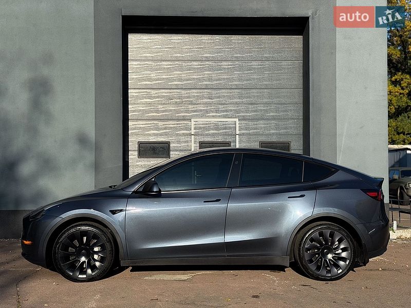 Позашляховик / Кросовер Tesla Model Y 2023 в Києві