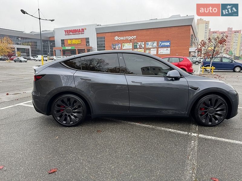 Внедорожник / Кроссовер Tesla Model Y 2022 в Броварах