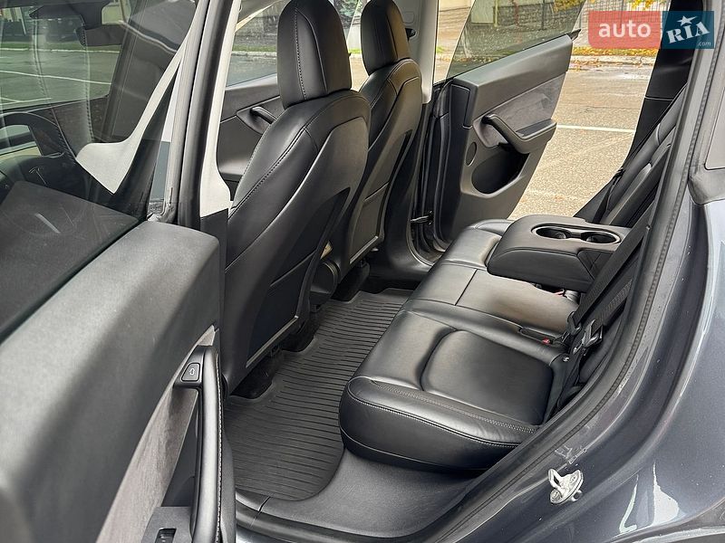 Внедорожник / Кроссовер Tesla Model Y 2022 в Броварах