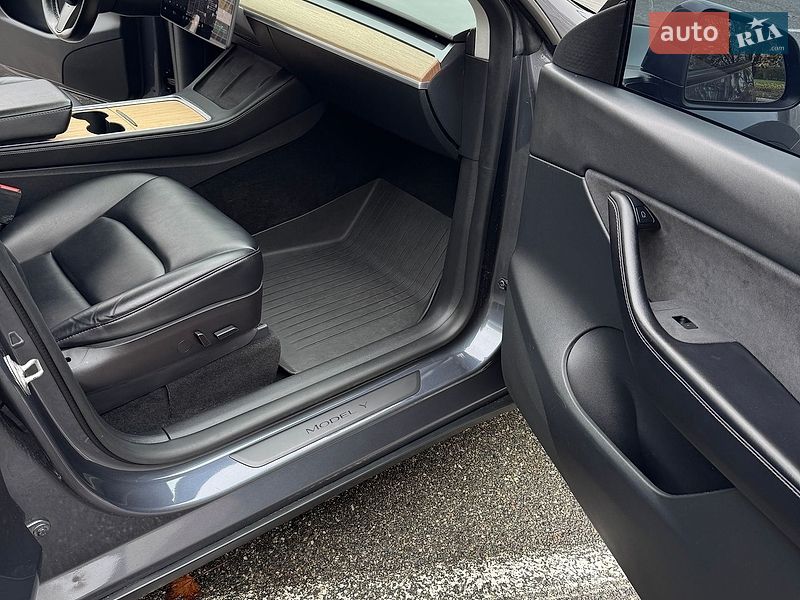 Внедорожник / Кроссовер Tesla Model Y 2022 в Броварах