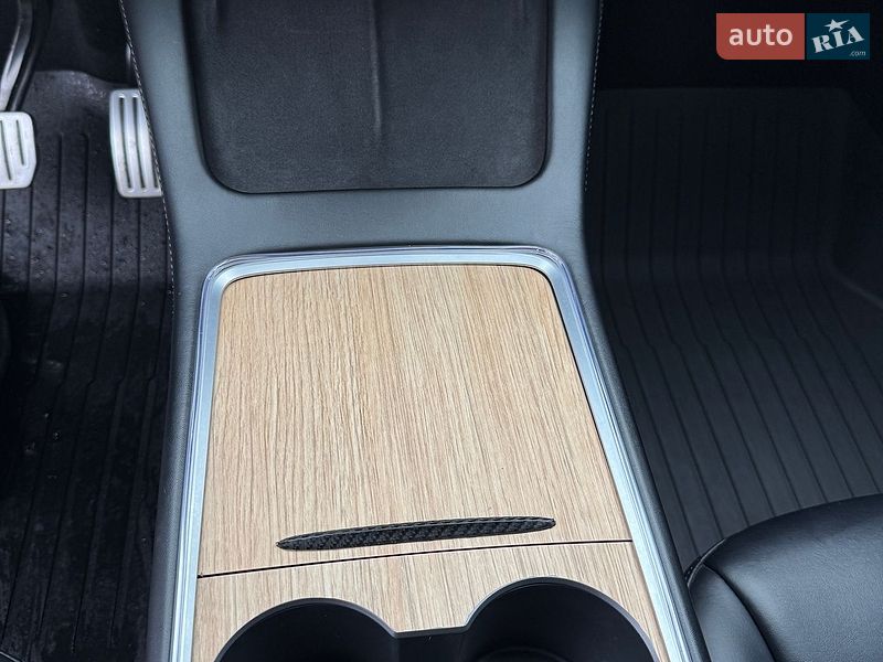 Внедорожник / Кроссовер Tesla Model Y 2022 в Броварах
