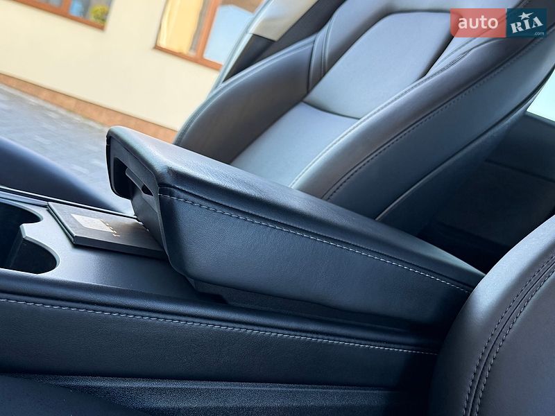 Внедорожник / Кроссовер Tesla Model Y 2021 в Дрогобыче