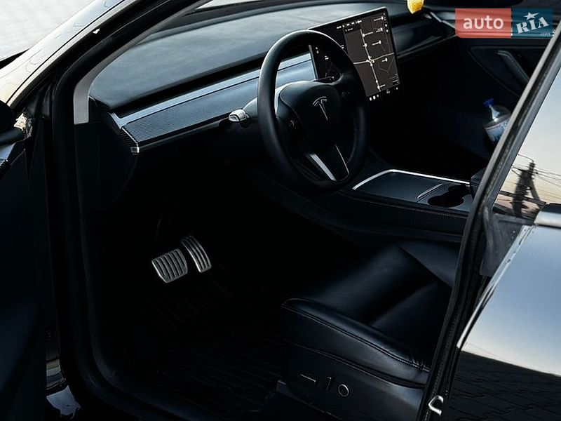 Позашляховик / Кросовер Tesla Model Y 2021 в Хусті