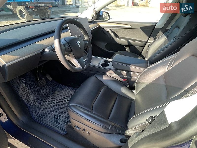 Позашляховик / Кросовер Tesla Model Y 2022 в Львові
