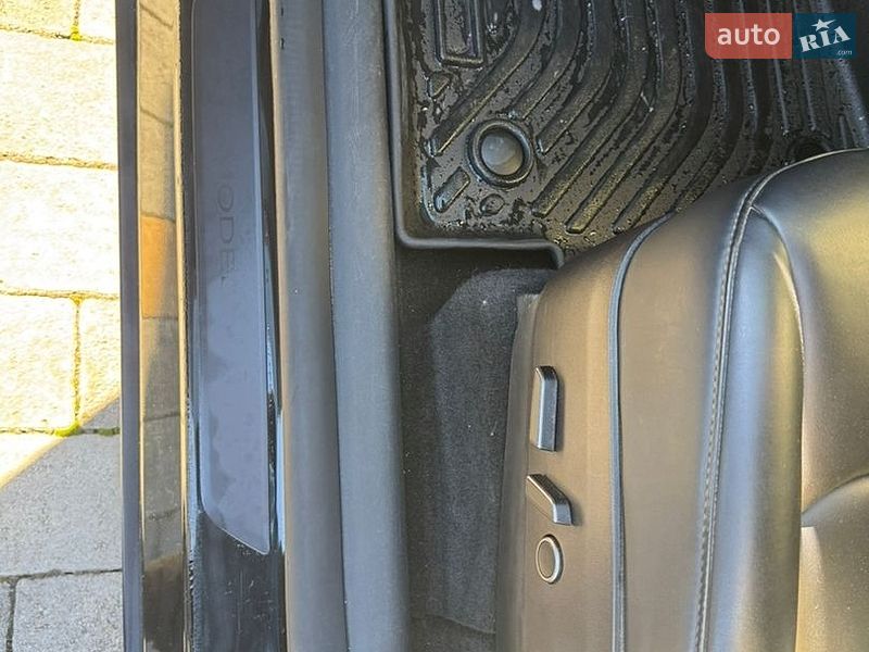 Внедорожник / Кроссовер Tesla Model Y 2022 в Дрогобыче