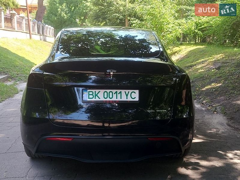 Позашляховик / Кросовер Tesla Model Y 2023 в Острозі