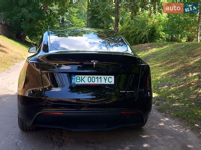 Позашляховик / Кросовер Tesla Model Y 2023 в Острозі