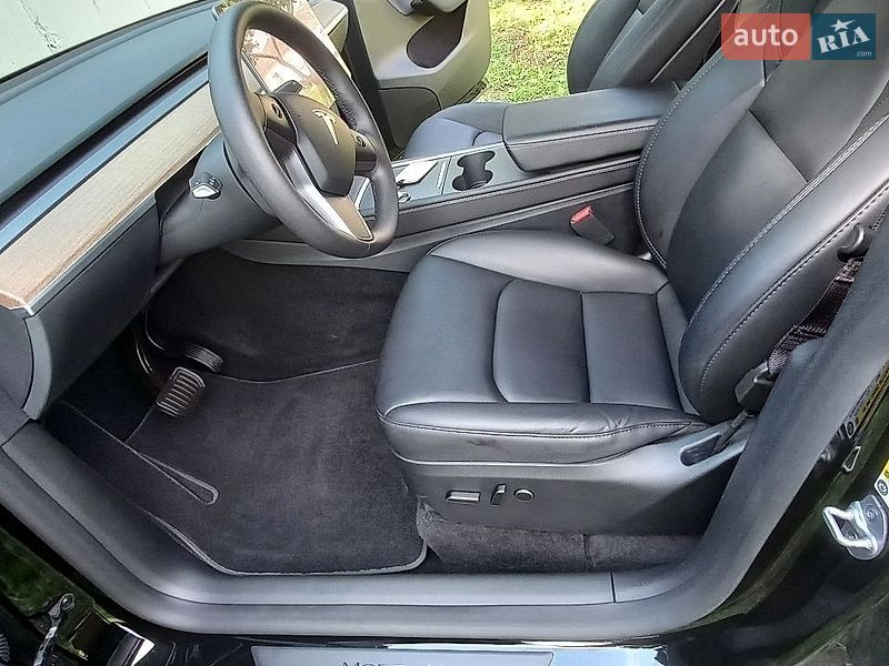 Позашляховик / Кросовер Tesla Model Y 2023 в Острозі