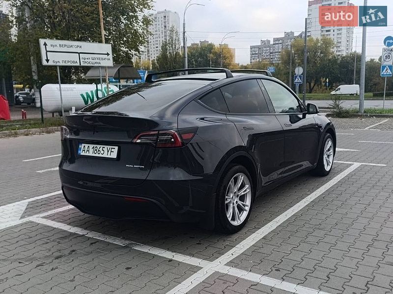 Внедорожник / Кроссовер Tesla Model Y 2024 в Киеве