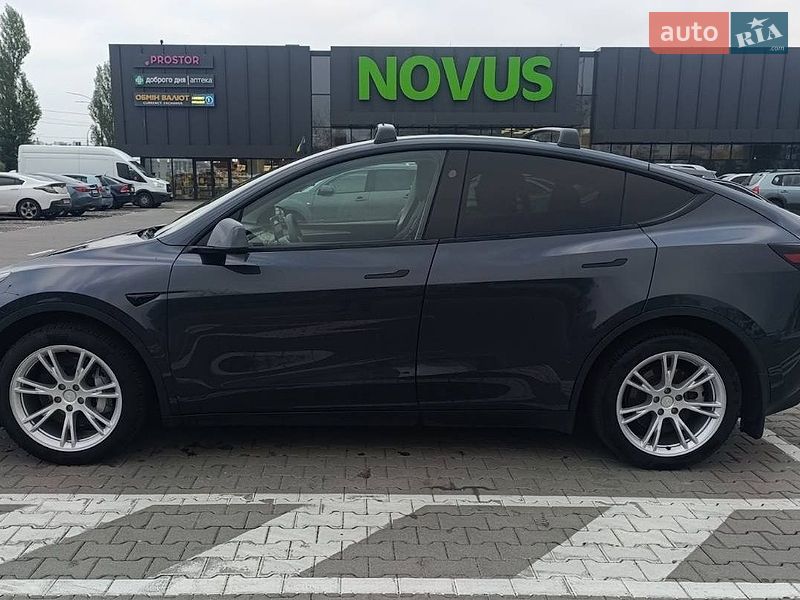 Внедорожник / Кроссовер Tesla Model Y 2024 в Киеве