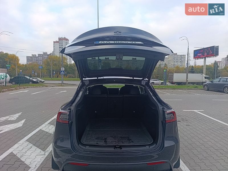 Позашляховик / Кросовер Tesla Model Y 2024 в Києві