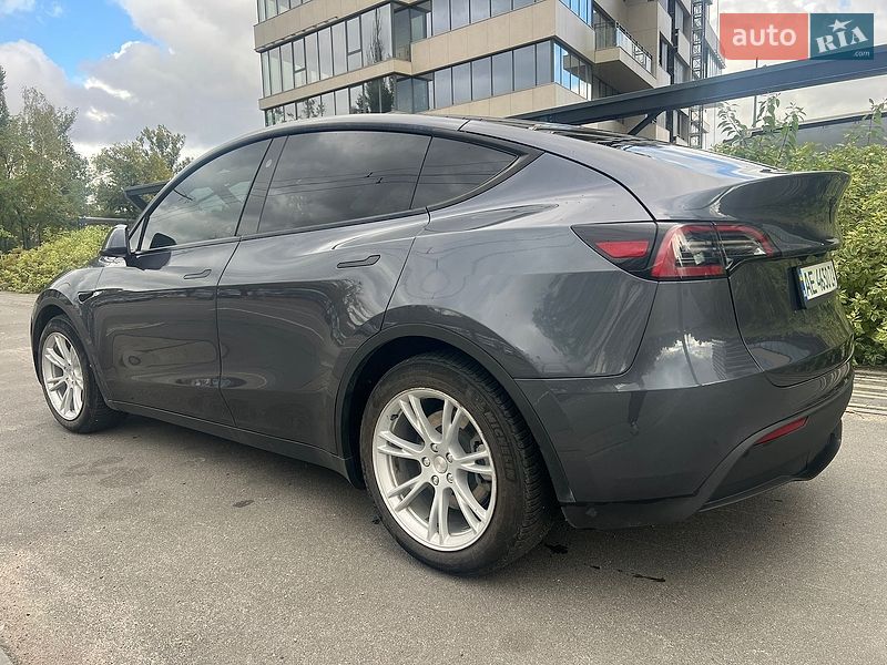 Позашляховик / Кросовер Tesla Model Y 2023 в Дніпрі