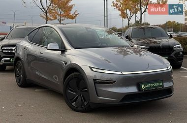 Позашляховик / Кросовер Tesla Model Y 2025 в Києві