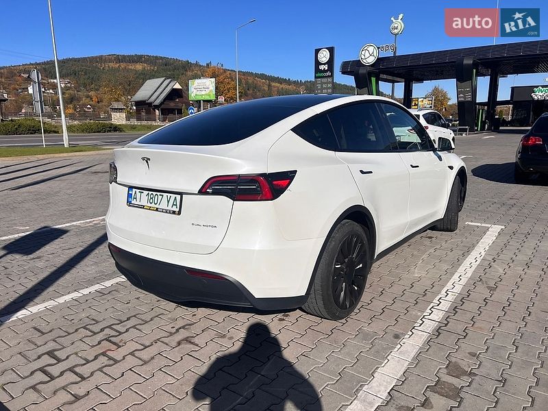 Внедорожник / Кроссовер Tesla Model Y 2023 в Яремче