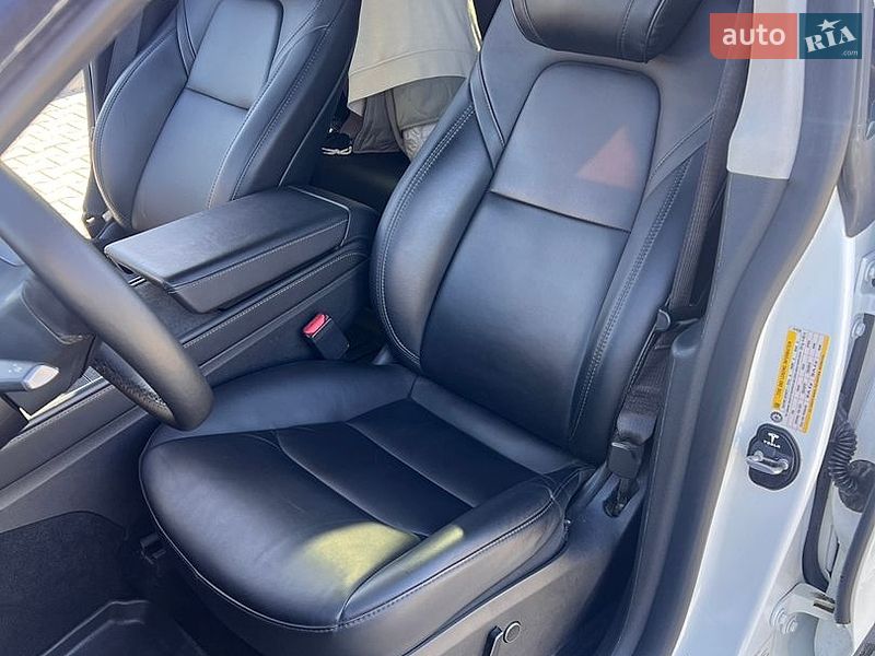 Внедорожник / Кроссовер Tesla Model Y 2023 в Яремче