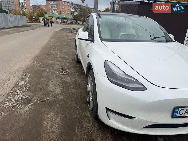 Позашляховик / Кросовер Tesla Model Y 2023 в Звенигородці