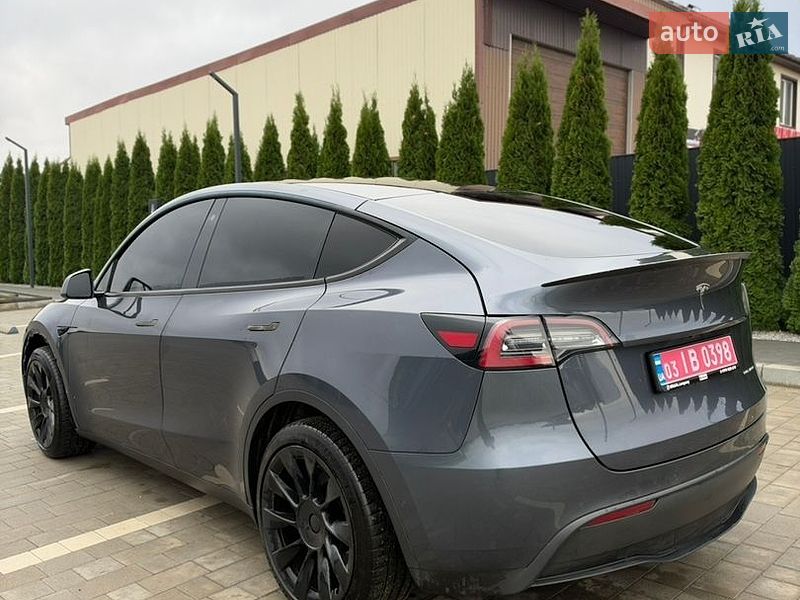 Tesla Model Y 2020