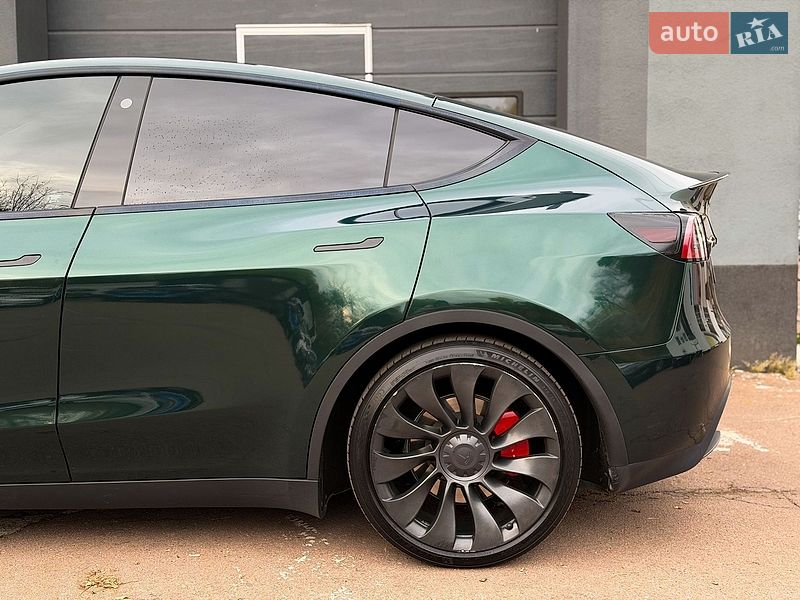 Внедорожник / Кроссовер Tesla Model Y 2022 в Киеве