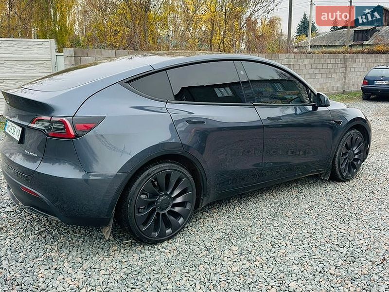 Внедорожник / Кроссовер Tesla Model Y 2023 в Коростене