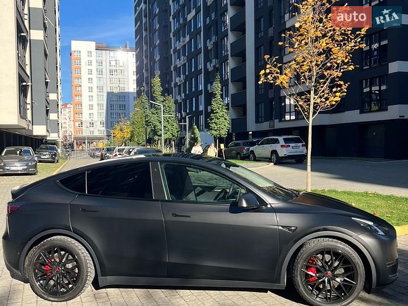 Внедорожник / Кроссовер Tesla Model Y 2021 в Ивано-Франковске