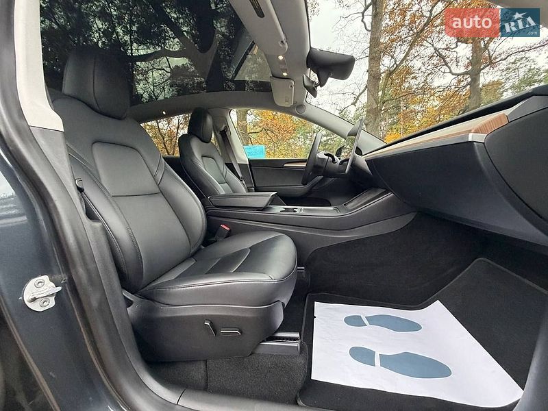 Позашляховик / Кросовер Tesla Model Y 2024 в Києві