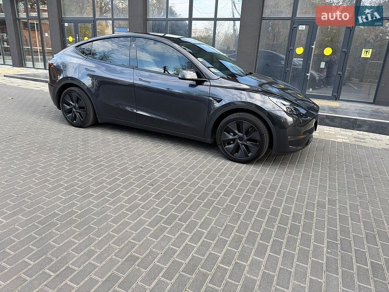 Позашляховик / Кросовер Tesla Model Y 2024 в Полтаві