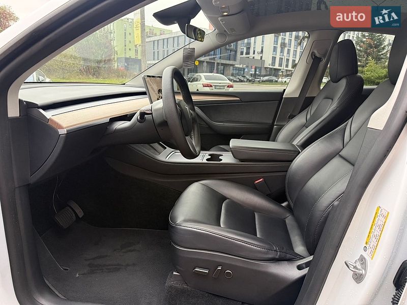Внедорожник / Кроссовер Tesla Model Y 2023 в Львове