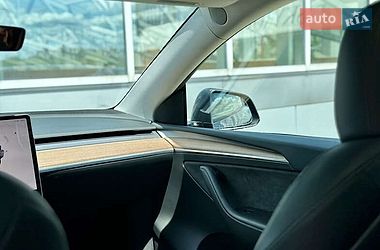 Позашляховик / Кросовер Tesla Model Y 2023 в Києві