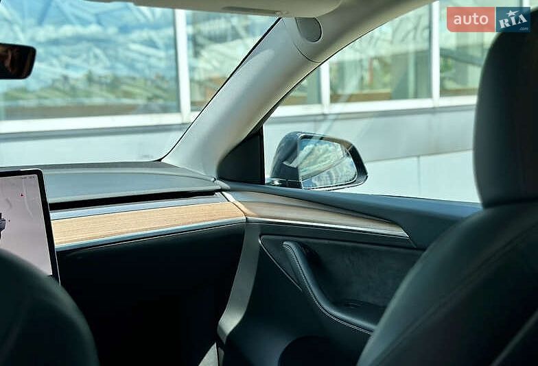 Позашляховик / Кросовер Tesla Model Y 2023 в Києві