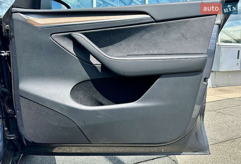 Позашляховик / Кросовер Tesla Model Y 2023 в Києві